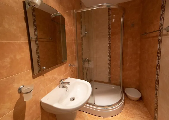 ホームステイ константин асен 1 ポモリエ